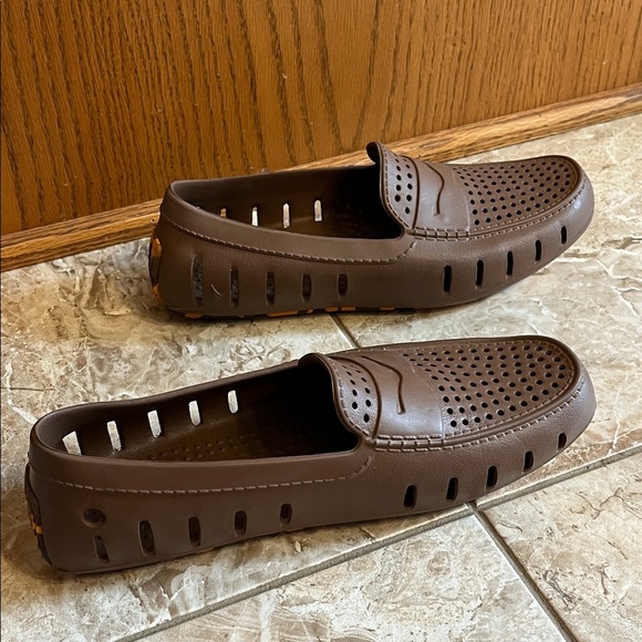Floafers Brown Slip On Lightweight Driving Foam Loafers - Size 10 - Picture 3 of 11